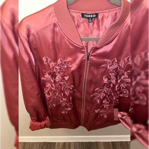🌺✨Gorgeous, Dusty Rose Bomber✨🌺